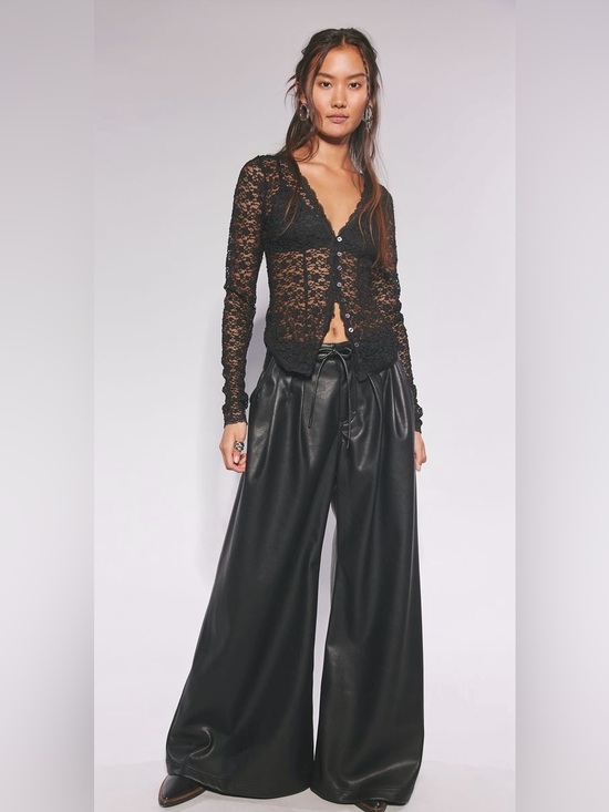 Free People Tops - Free People ~ Lara Lace Top ~ S ~ Black ~ NWT**